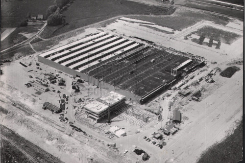 Luchtfoto van de fabriekshal zomer 1964